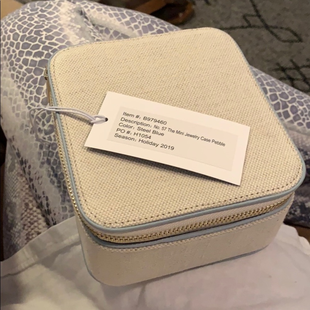 Neely and Chloe travel case mini